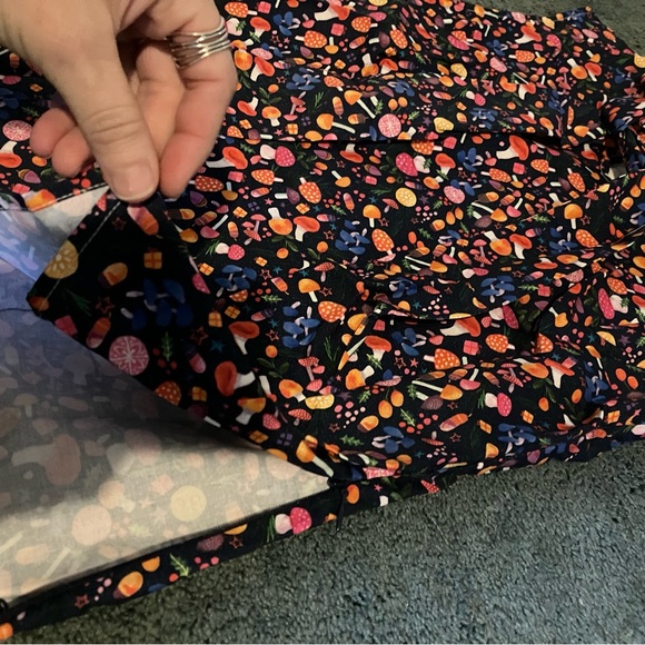 Retrolicious top - Picture 4 of 4